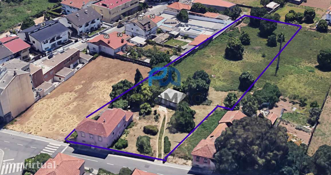 Moradia Bifamiliar com 6.288 m² de Terreno | Excelente Potencial - Grande imagem: 2/3