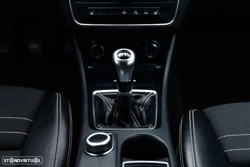 Mercedes-Benz CLA 200 d Shooting Brake Urban - 40