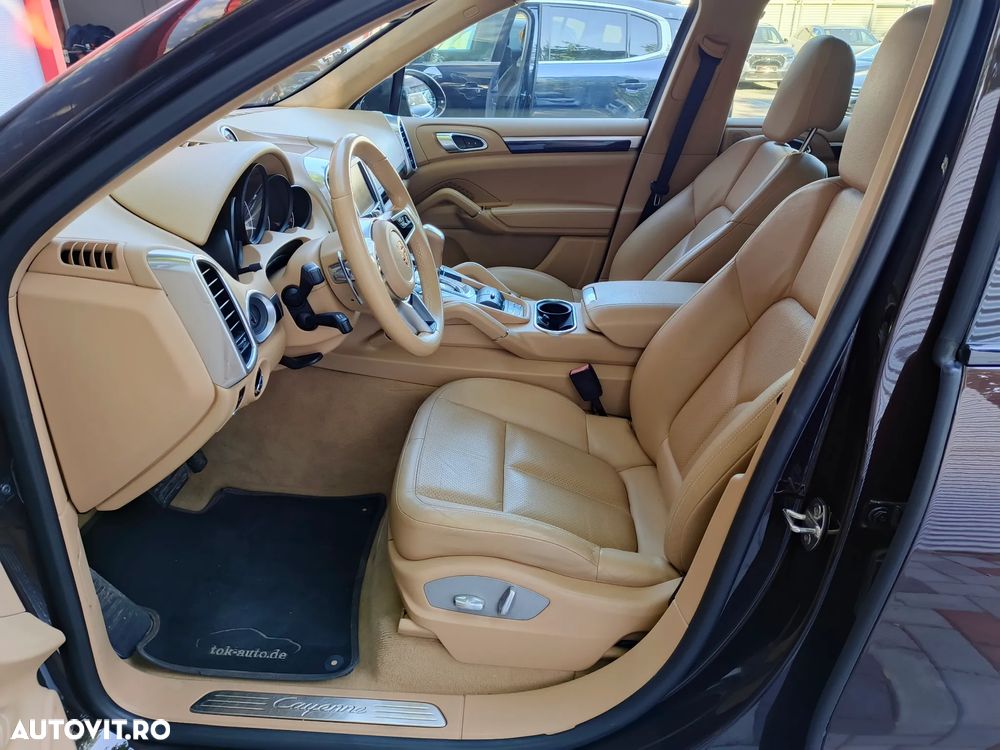 Porsche Cayenne 3.0 L - 27