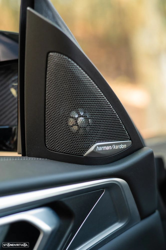 BMW M4 Competition M xDrive - 38