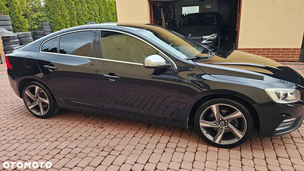 Volvo S60 T3 R-Design Summum - 25