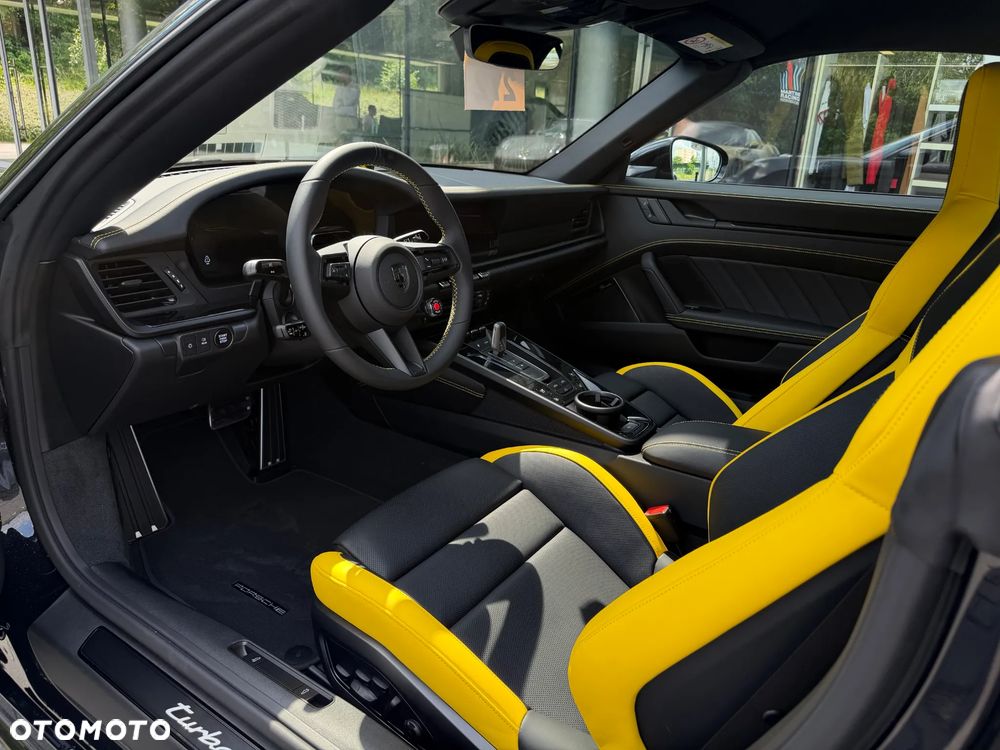 Porsche 911 Carrera Turbo S - 16