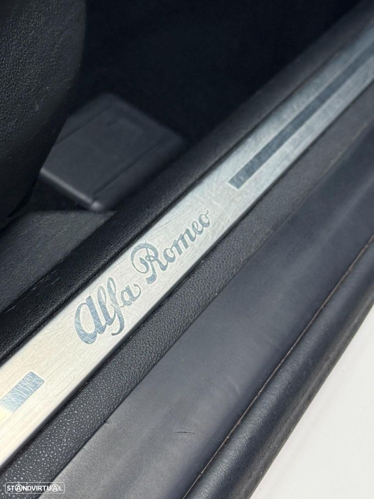 Alfa Romeo MiTo 1.6 JTD Distinctive - 26