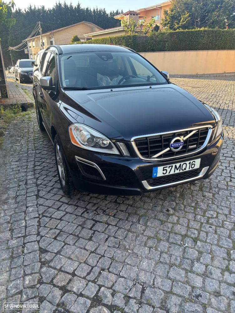 Volvo XC 60 2.0 D4 DRIVe R-Design - 3
