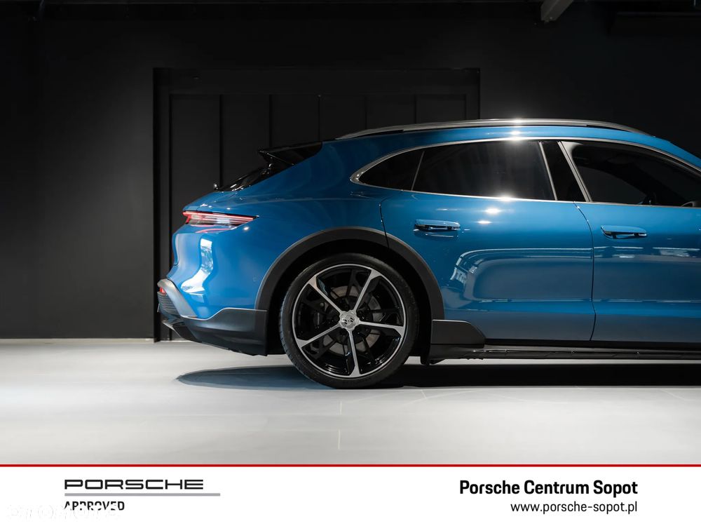 Porsche Taycan - 11