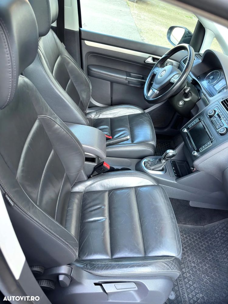 Volkswagen Touran 2.0 TDI DPF DSG Highline - 11