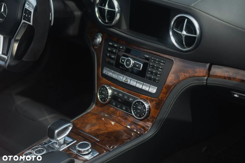 Mercedes-Benz SL - 28