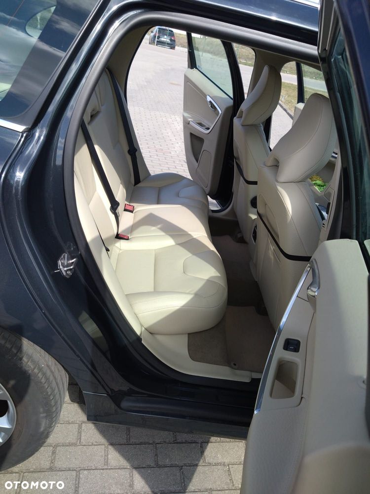 Volvo XC 60 2.4D AWD Summum - 16