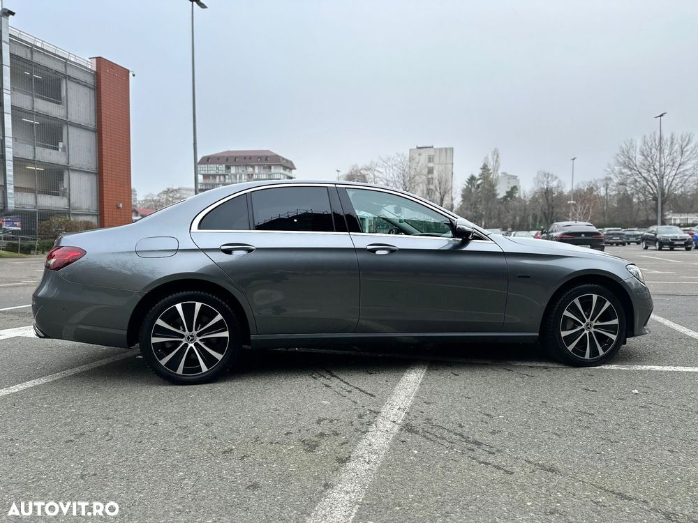 Mercedes-Benz E 300 de 4Matic T 9G-TRONIC - 6