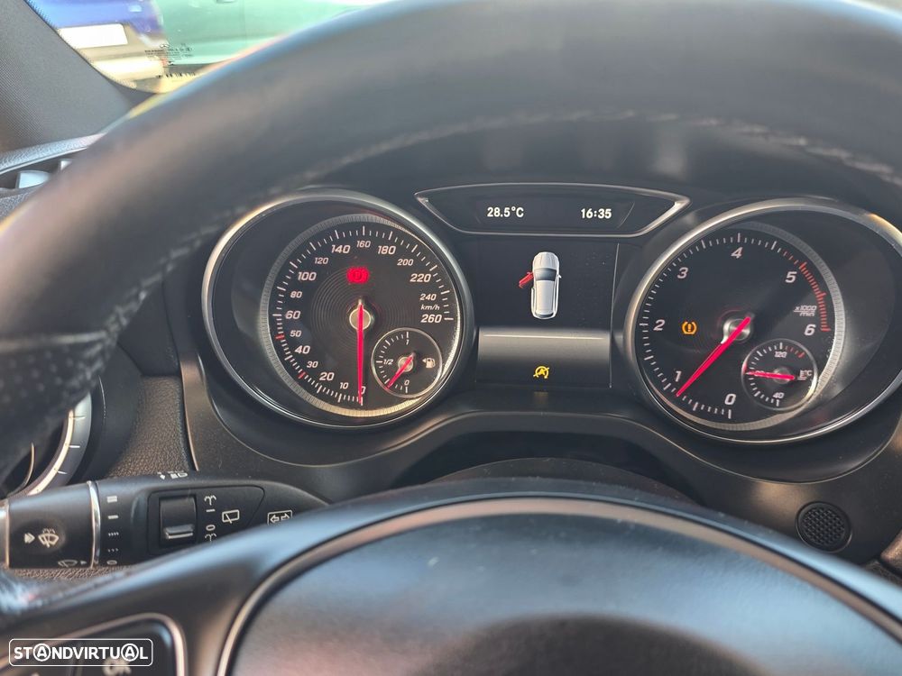 Mercedes-Benz CLA 180 d Shooting Brake Progressive - 33