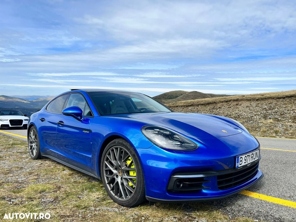 Porsche Panamera 4 E-Hybrid - 3