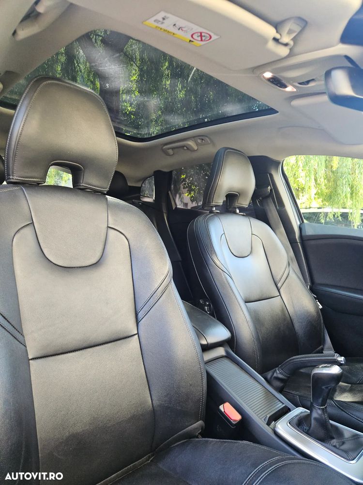 Volvo V40 D2 Inscription - 14