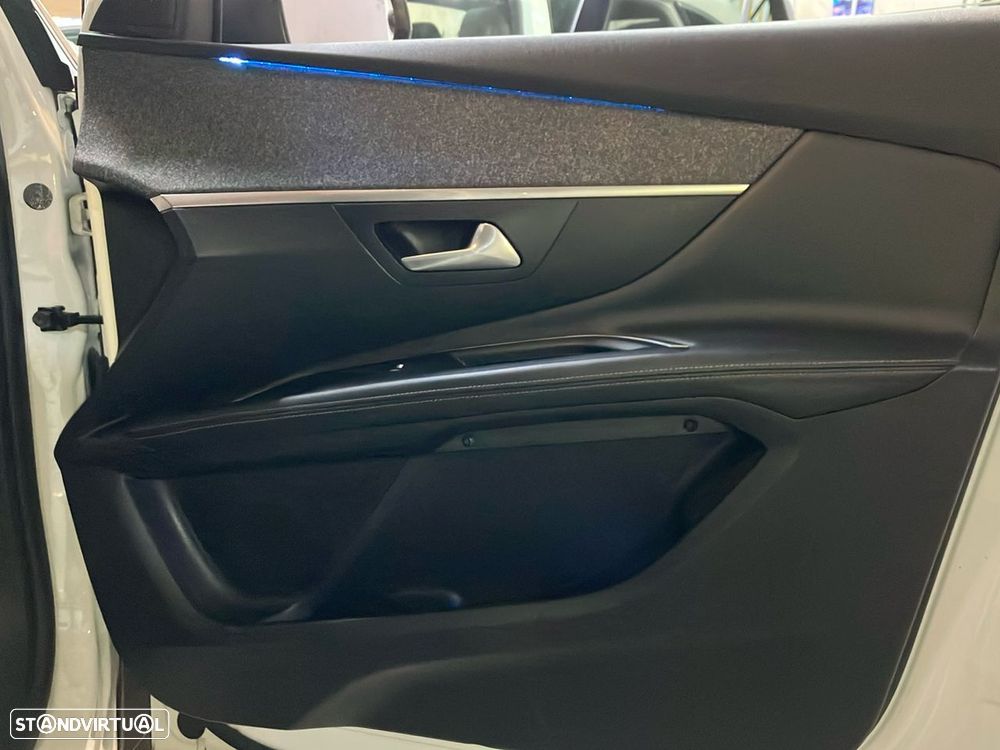 Peugeot 3008 1.5 BlueHDi Allure EAT8 - 23