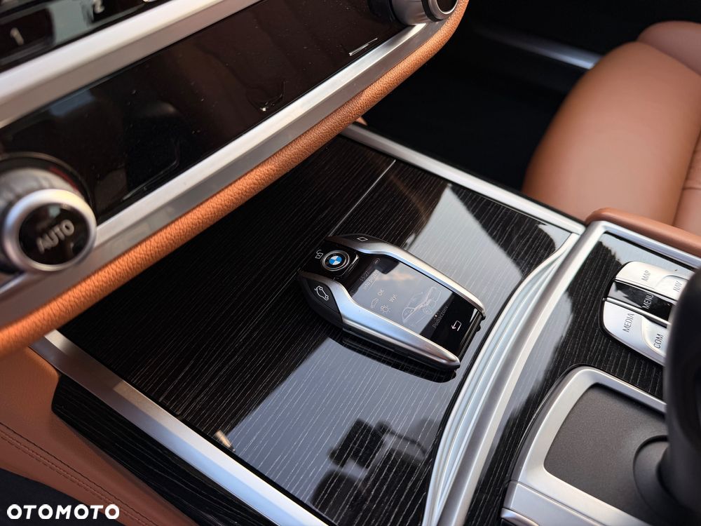 BMW Seria 7 730d xDrive sport - 25