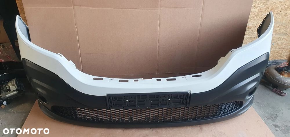 Zderzak przód przedni Renault Trafic III Lift - 1