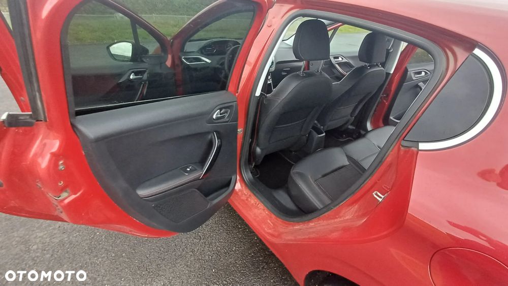 Peugeot 208 - 7