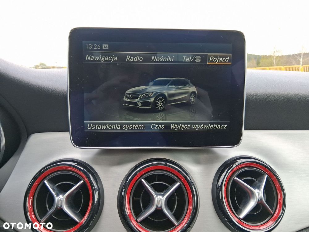 Mercedes-Benz GLA - 26