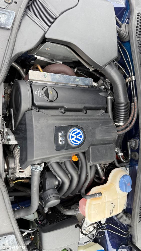 Volkswagen Passat 1.6 Comfortline Family - 20