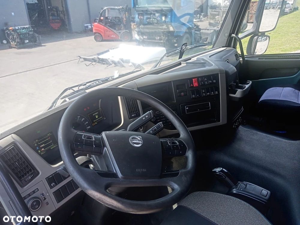 VOLVO FM4 / NISKA Z ŁÓŻKIEM / KABINA EURO 6 KOMPLETNA / AUTOMAT - 7