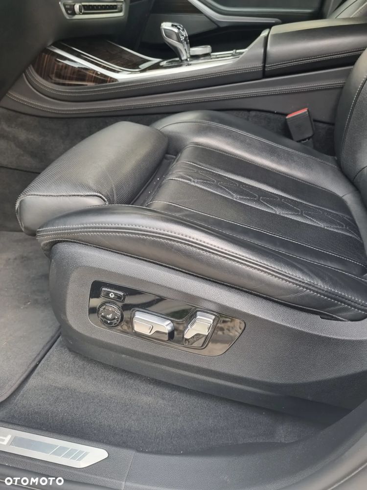 BMW X7 M50d sport - 10