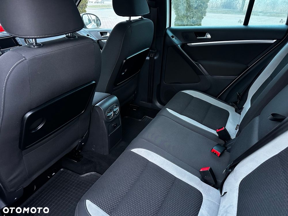 Volkswagen Tiguan 2.0 TDI 4Mot Perfectline R-Style DSG - 14