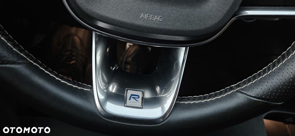 Volvo XC 40 D4 AWD Geartronic R-Design - 18