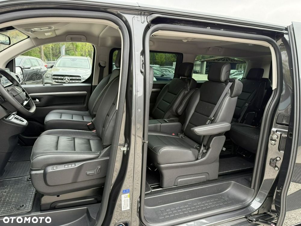 Peugeot Traveller - 19