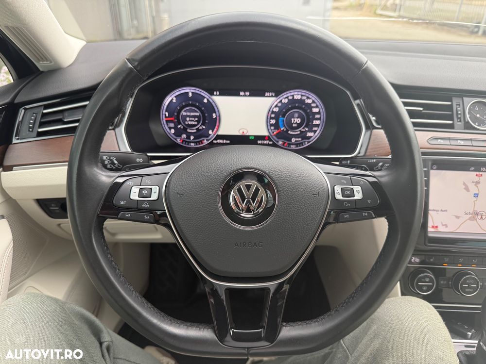 Volkswagen Passat 2.0 TDI DSG Highline - 27