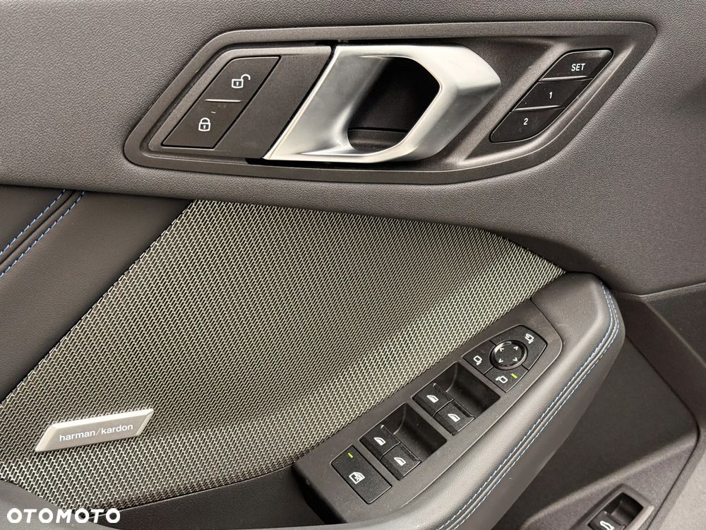 BMW Seria 1 120d - 24