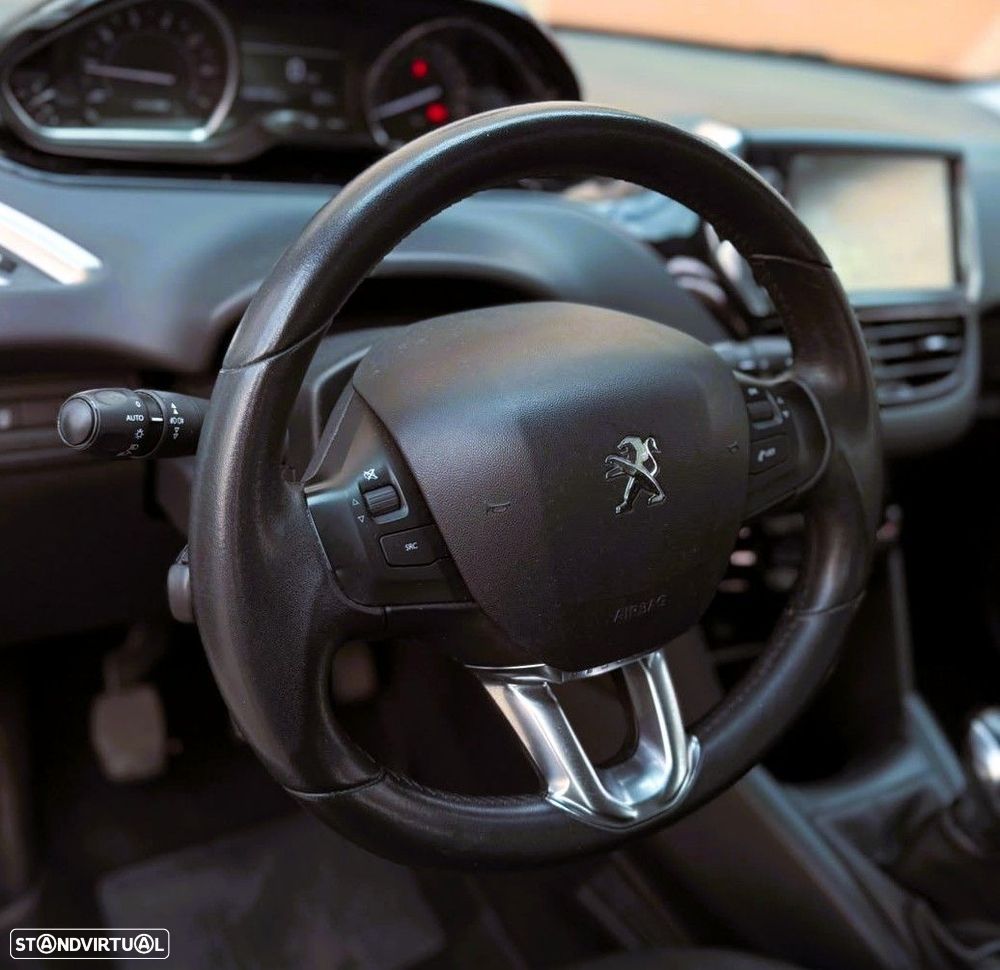 Peugeot 208 1.2 VTi Allure - 11