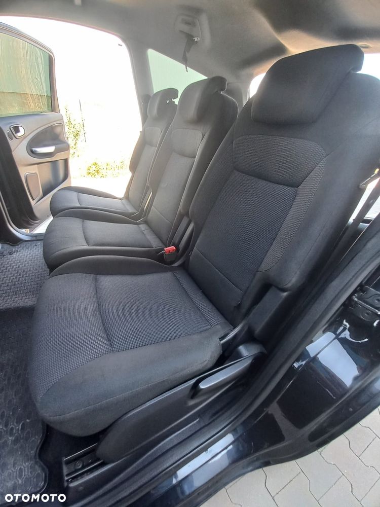 Ford S-Max - 36