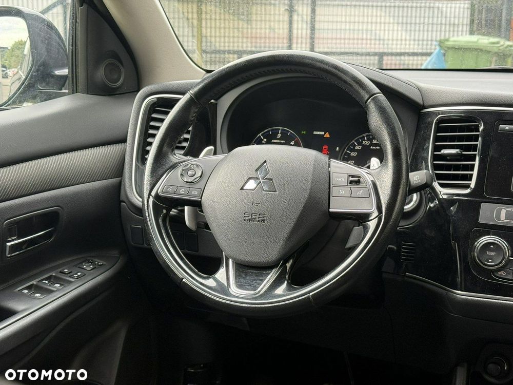 Mitsubishi Outlander - 13