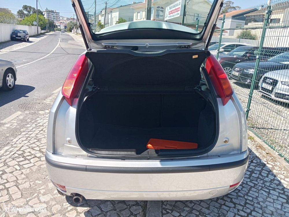 Ford Focus 1.4 Trend - 16