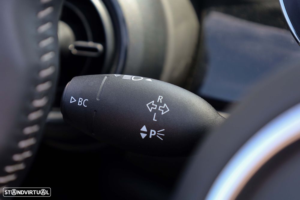 MINI Cabrio Cooper Premium First Essential Auto - 29