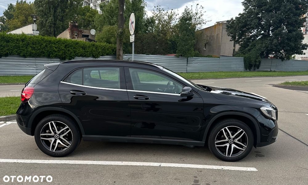 Mercedes-Benz GLA 200 - 5