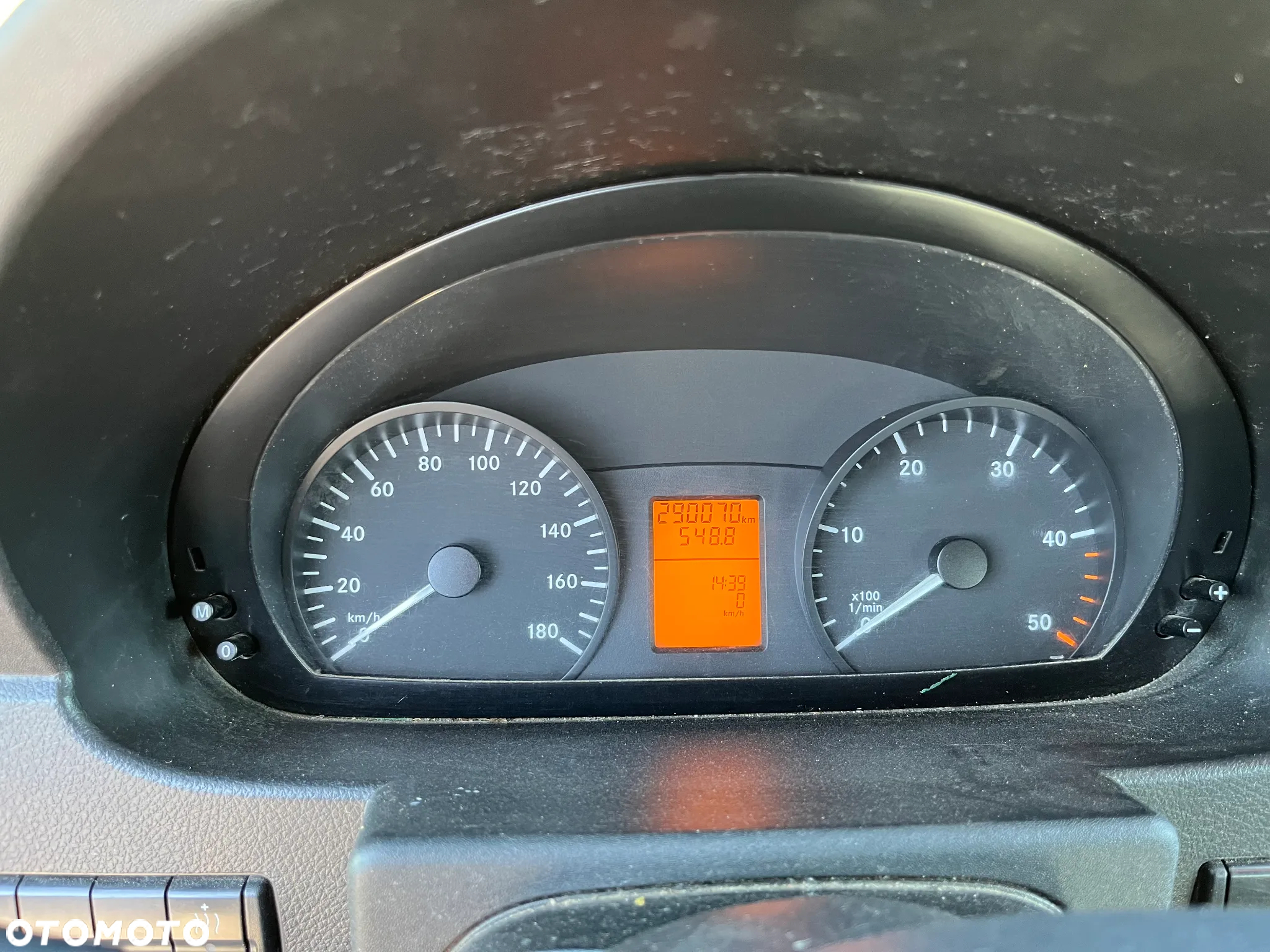 Mercedes-Benz Sprinter - 4