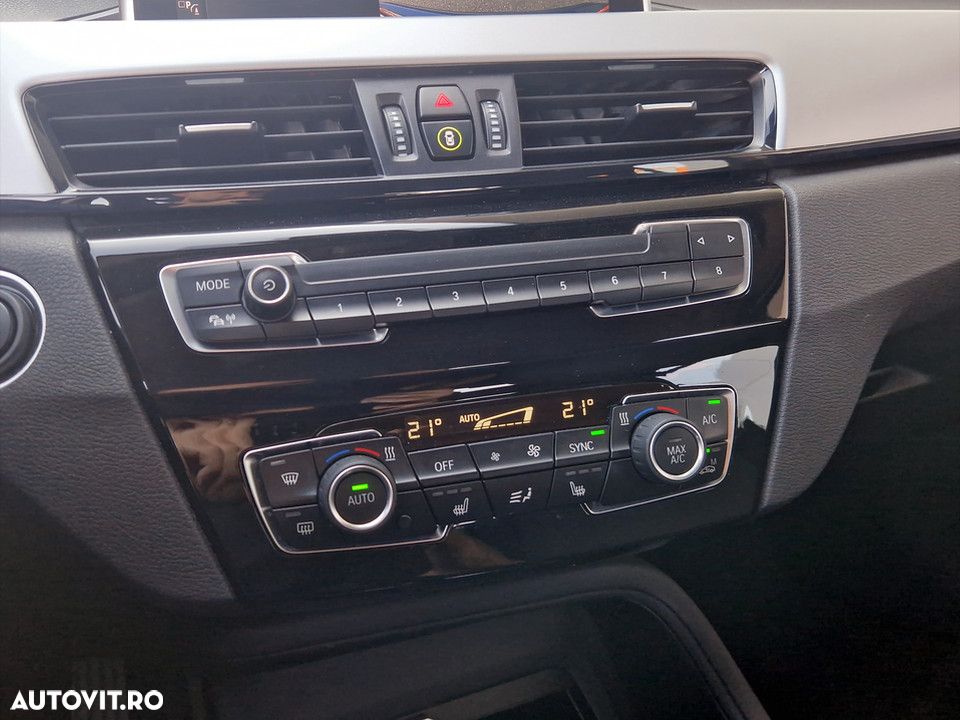 BMW X1 xDrive20i AT - 24