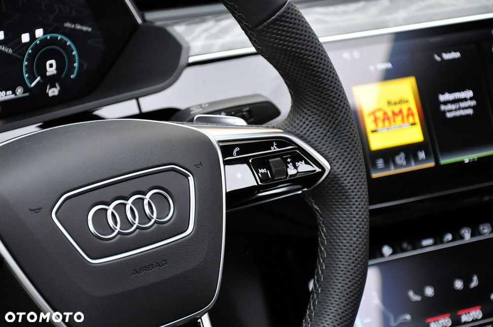 Audi Q8 Sportback e-tron - 18