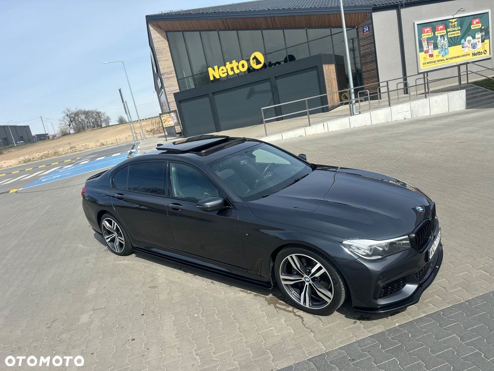 BMW Seria 7 740Li - 11