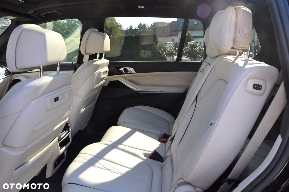 BMW X7 - 16
