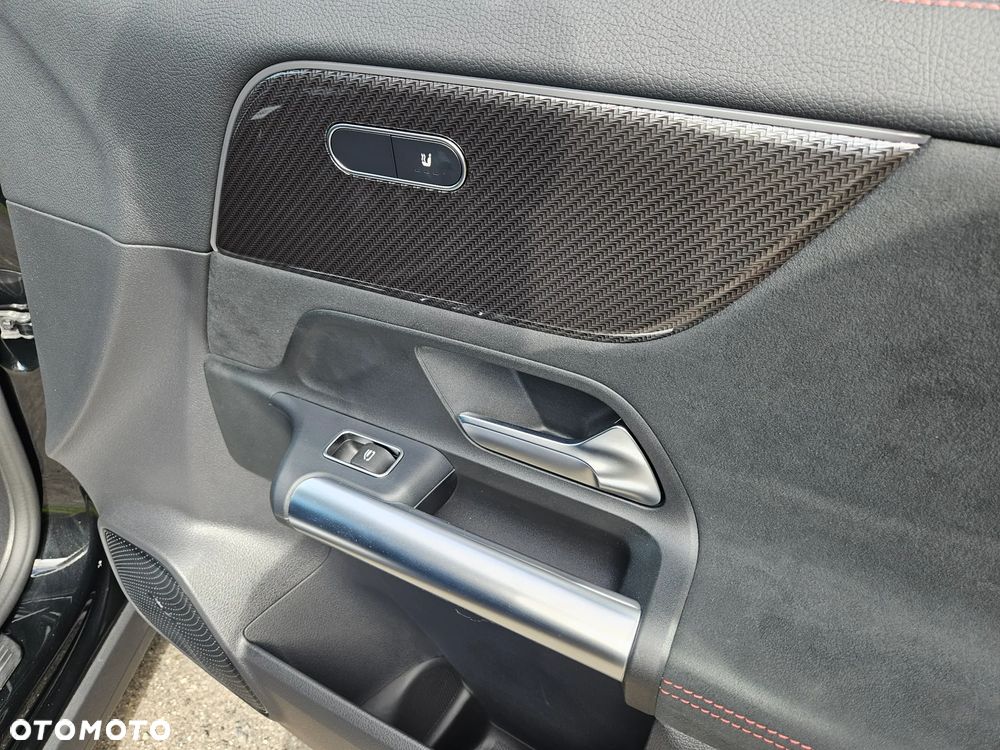 Mercedes-Benz GLA 200 d 8G-DCT AMG Line - 10