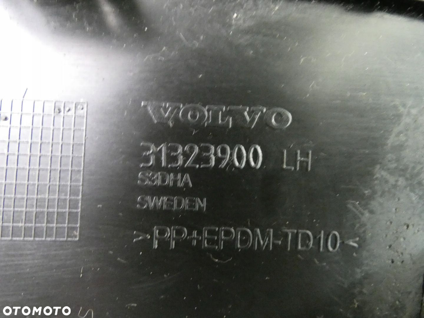 Volvo V60 S60 II KRATKA ATRAPA ZDERZAKA LEWY PRZÓD R-DESIGN - 3