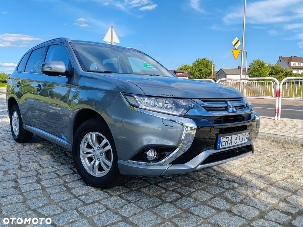 Mitsubishi Outlander 2.0 4WD - 7