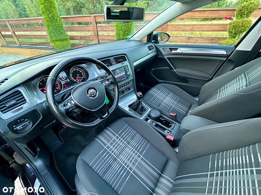 Volkswagen Golf - 17