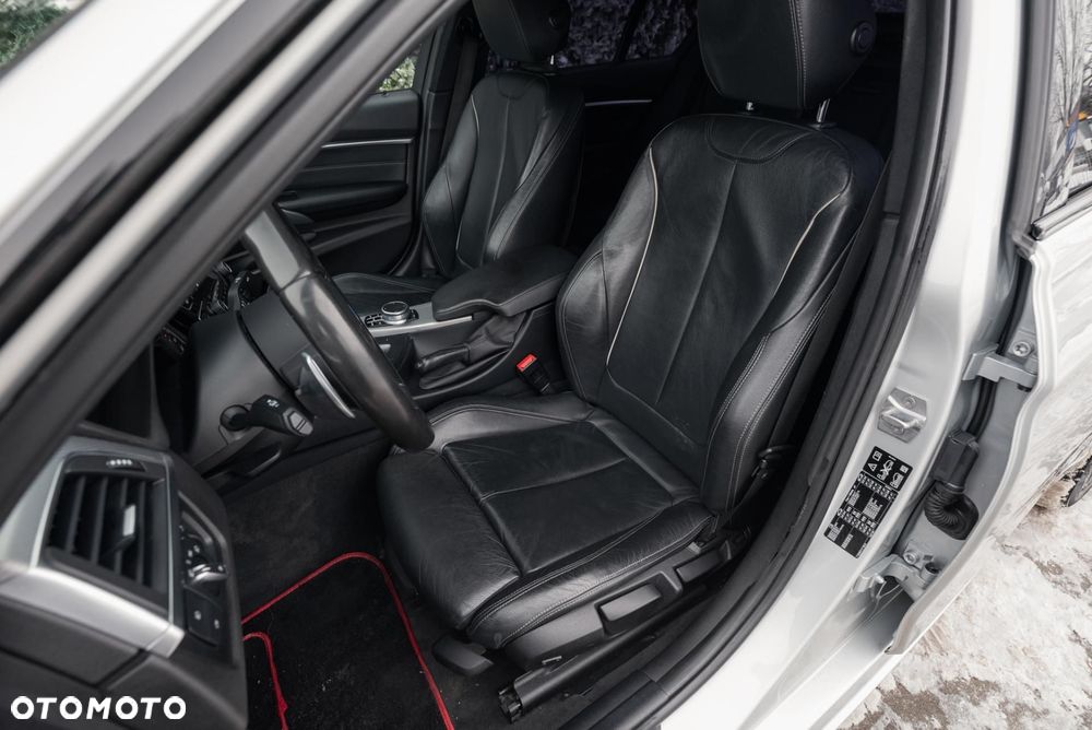 BMW Seria 3 320d xDrive M Sport Shadow sport - 13