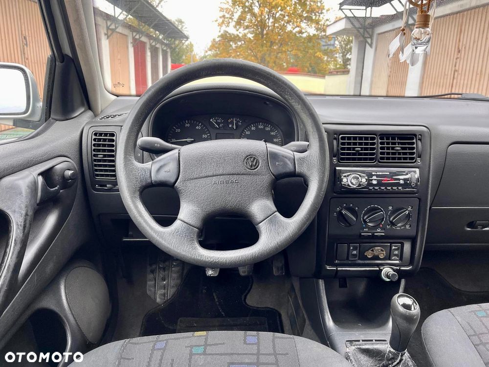 Volkswagen Polo - 13