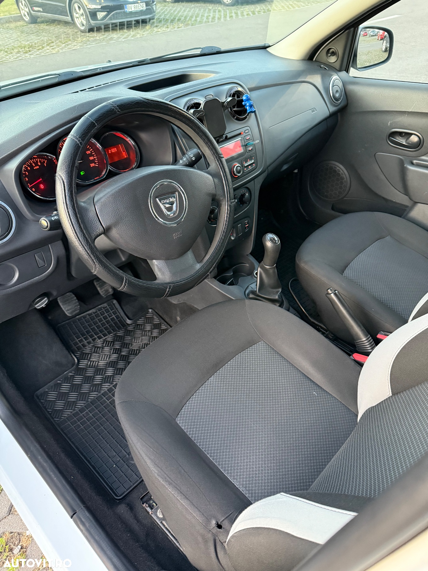 Dacia Logan MCV 1.2 Ambiance - 16