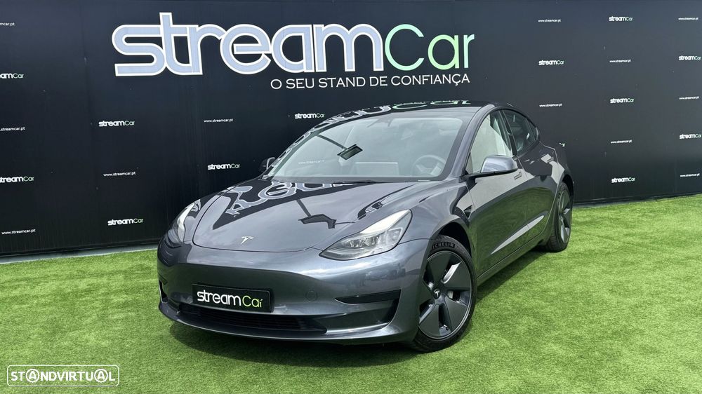 Tesla Model 3 Standard Range Plus RWD — fotografia 2