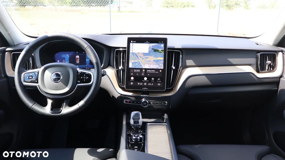 Volvo XC 60 B5 B AWD Plus Dark - 11