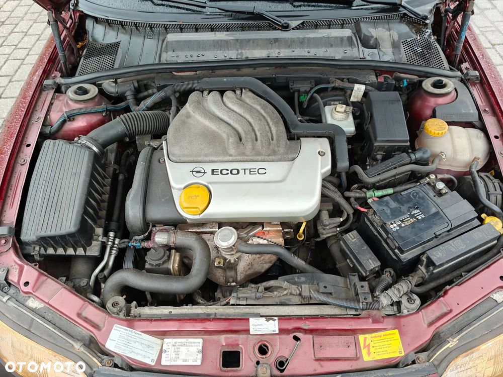 Opel Vectra 1.6 GL - 11